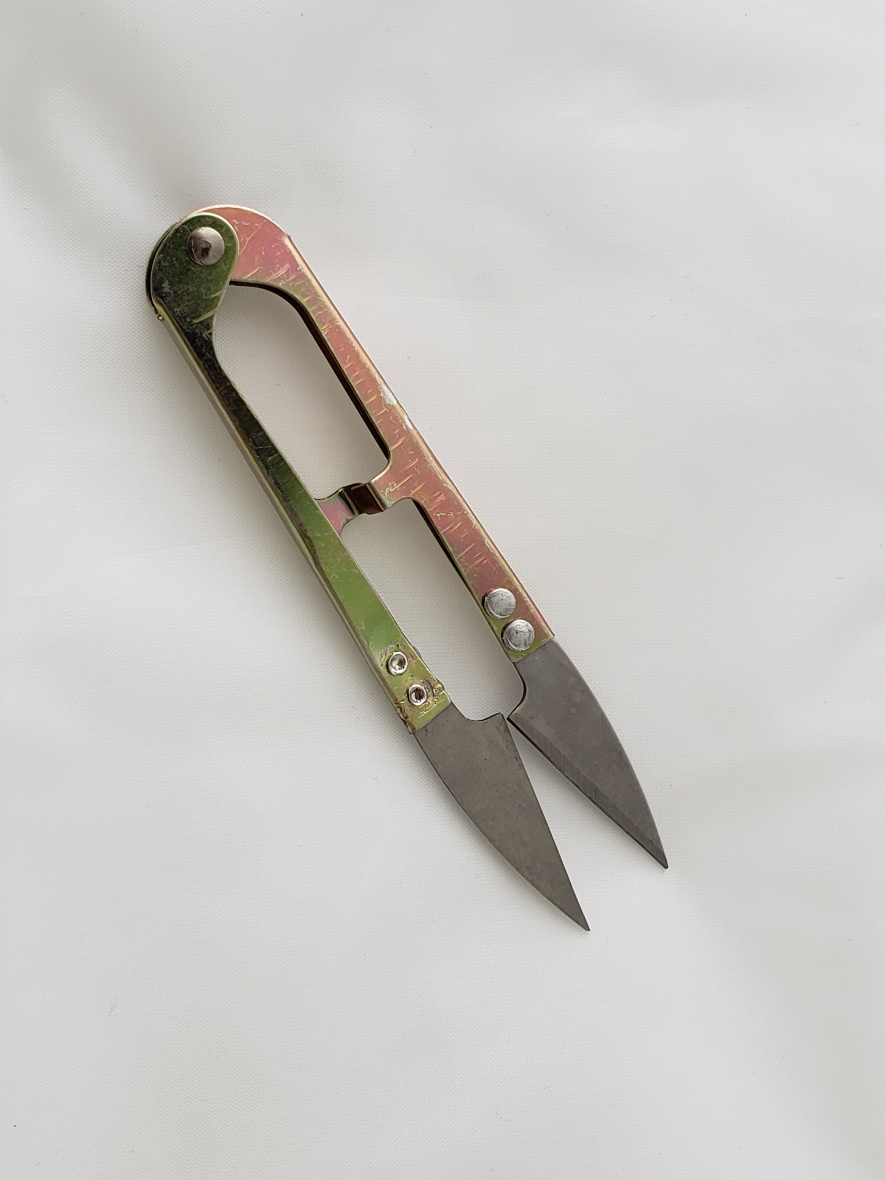 Thread Snips – One More Quilt